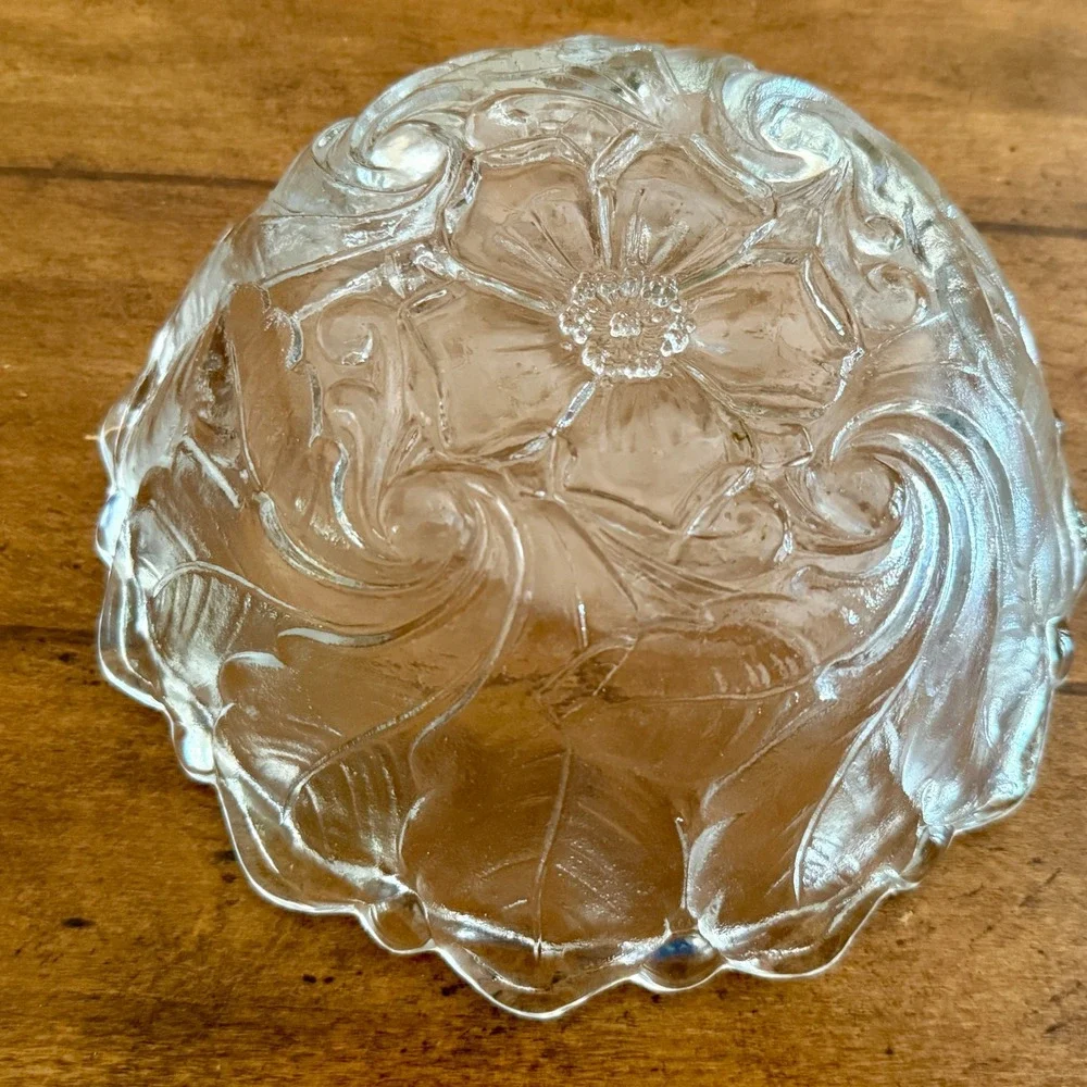 Vintage 1940's Clear Pressed Glass Serving Bowl 9″ Diameter Floral Swirl